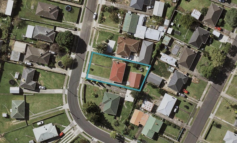 14 Clutha Crescent, Clover Park, Auckland - Carousel 1