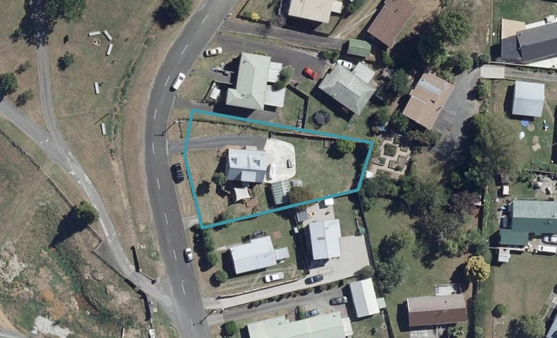 19 Deseret Road, Temple View, Hamilton - Carousel 1