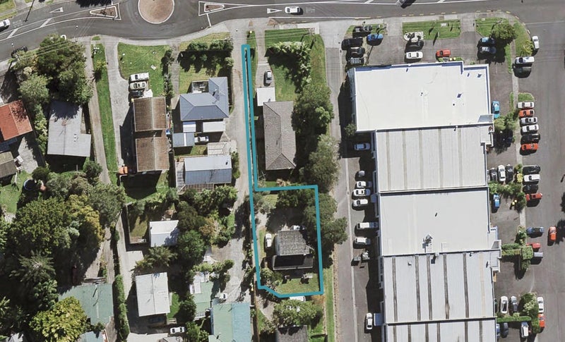 61B Ellice Road, Totara Vale, Auckland - Carousel 1