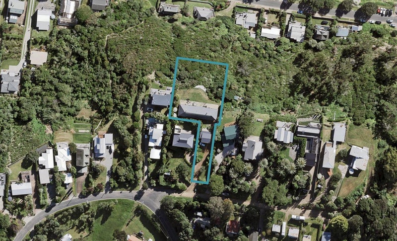 7 Pah Road, Onetangi, Waiheke Island - Carousel 1