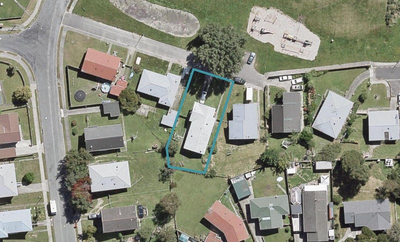 28 Speargrass Grove, Timberlea, Upper Hutt - Carousel 1