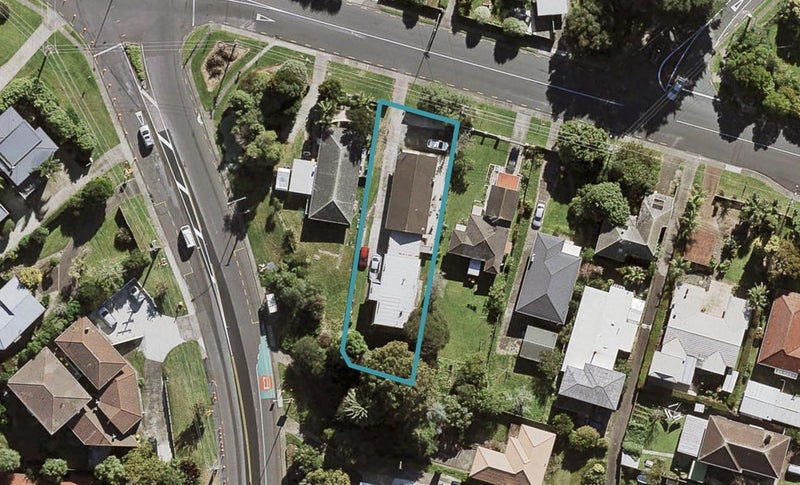 2/3 Exmouth Road, Northcote, Auckland - Carousel 1