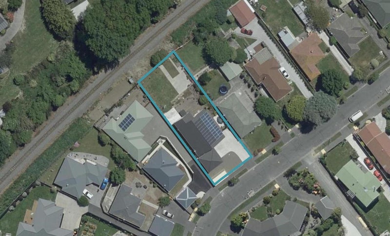 17 Canberra Place, Redwood, Christchurch - Carousel 1