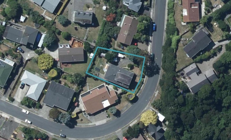 15 Kinloch Place, Papakowhai, Porirua - Carousel 1