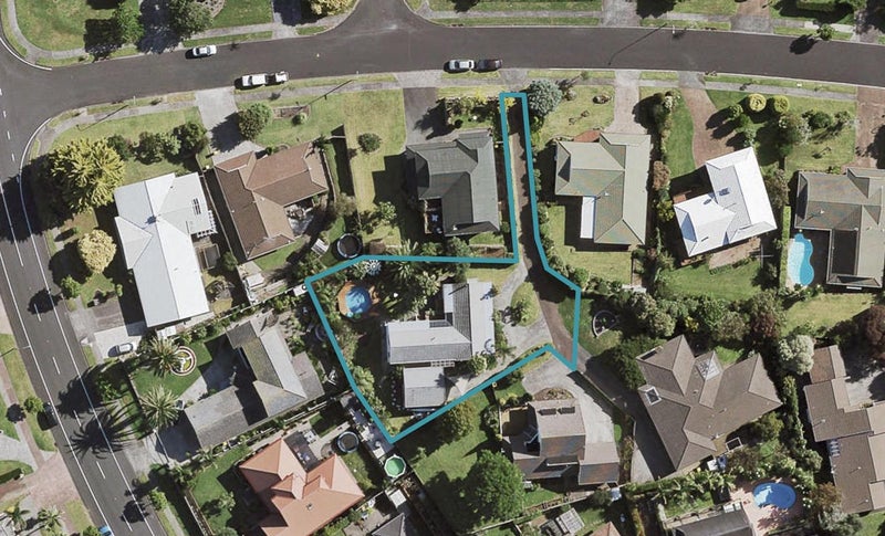 7 Kuripaka Crescent, The Gardens, Auckland - Carousel 1