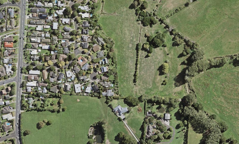 181 Otuwairoa Esplanade, Ōpaheke, Papakura - Carousel 1