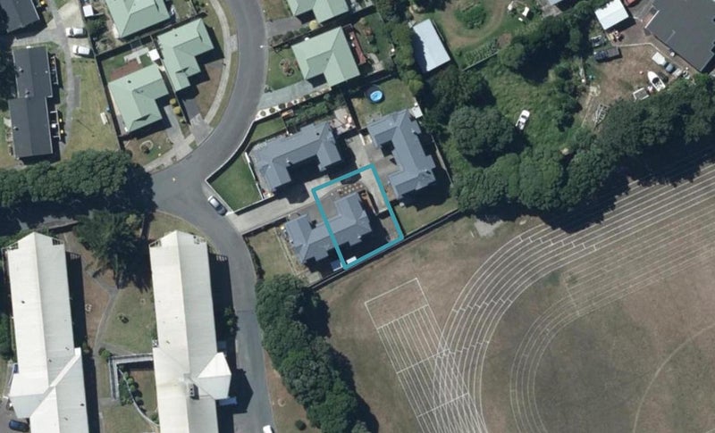 4 Pohutukawa Grove, Titahi Bay, Porirua - Carousel 1