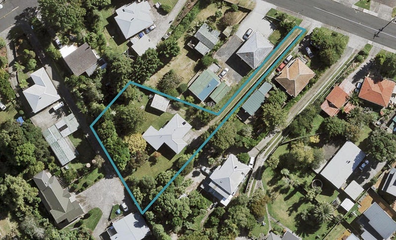 13A Awaroa Road, Sunnyvale, Auckland - Carousel 1
