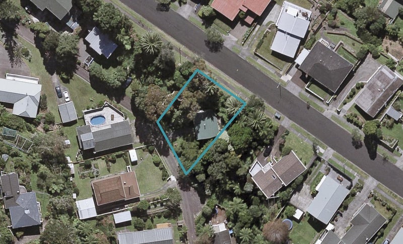 16 Nevada Drive, Merrilands, New Plymouth - Carousel 1