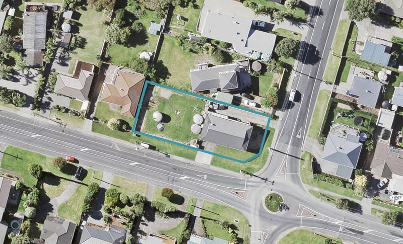 2 Shelly Bay Road, Beachlands, Auckland - Carousel 1