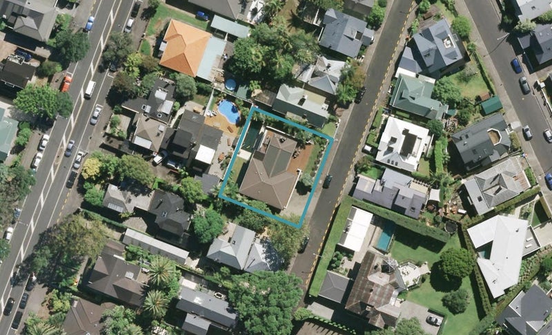 11 Percival Parade, Saint Marys Bay, Auckland - Carousel 1