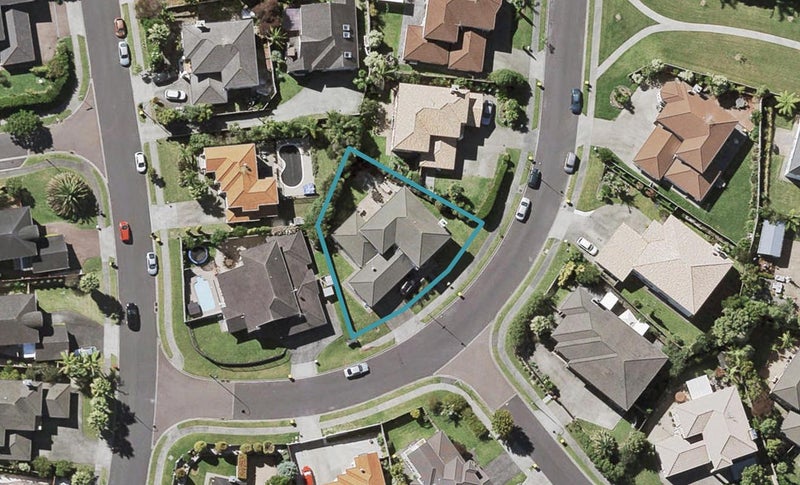 4 Rosses Place, Pinehill, Auckland - Carousel 1
