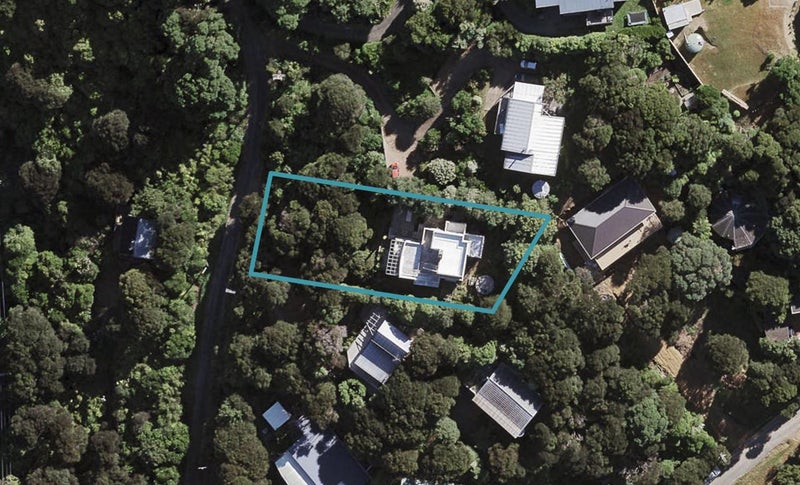 67 Crescent Road East, Ostend, Waiheke Island - Carousel 1