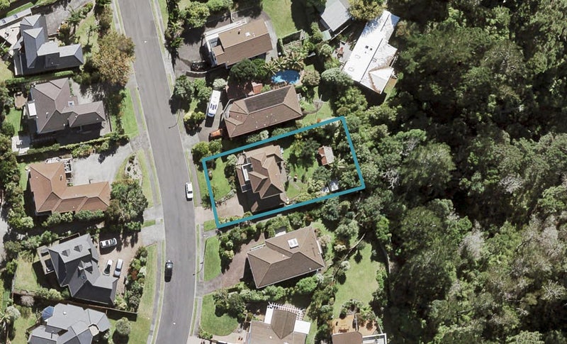 12 Sylvania Crescent, Lynfield, Auckland - Carousel 1