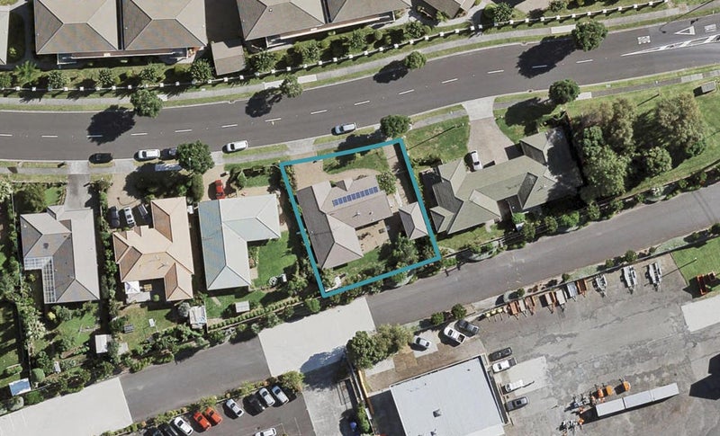 4 Longford Park Drive, Takanini, Auckland - Carousel 1