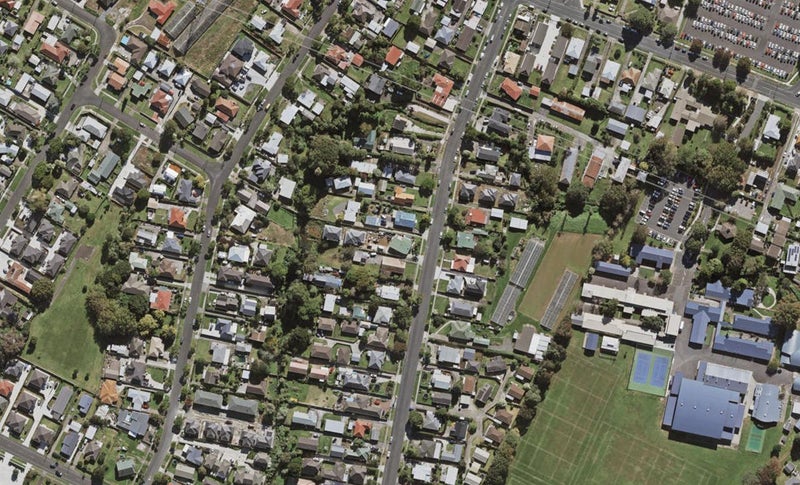 17A Earlsworth Road, Mangere East, Auckland - Carousel 1