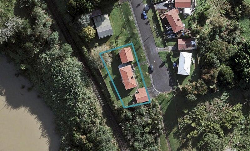 35 Kowhai Street, Helensville, Helensville - Carousel 1