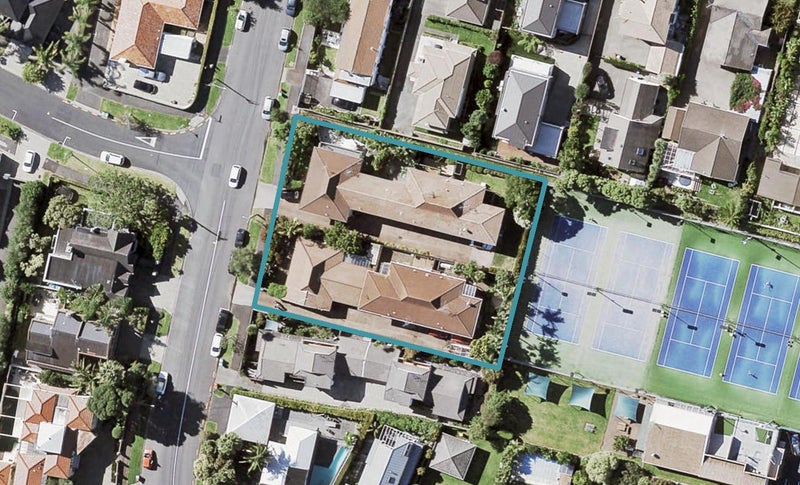 1/4 Melanesia Road, Kohimarama, Auckland - Carousel 1