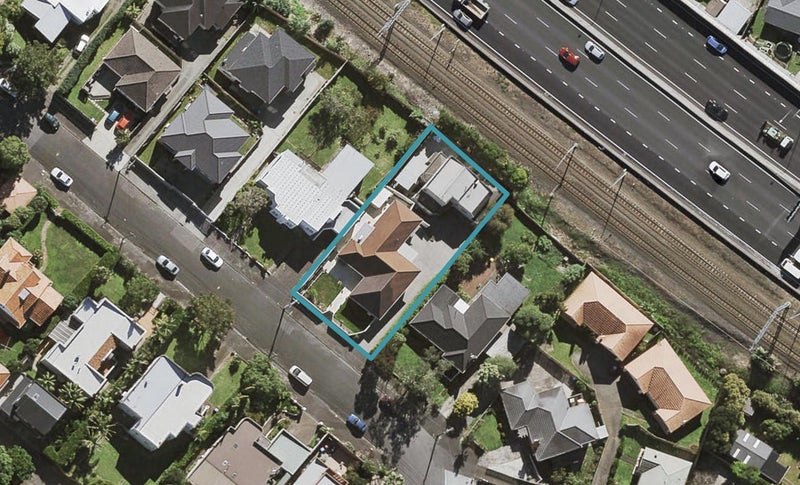 18A Otahuri Crescent, Greenlane, Auckland - Carousel 1