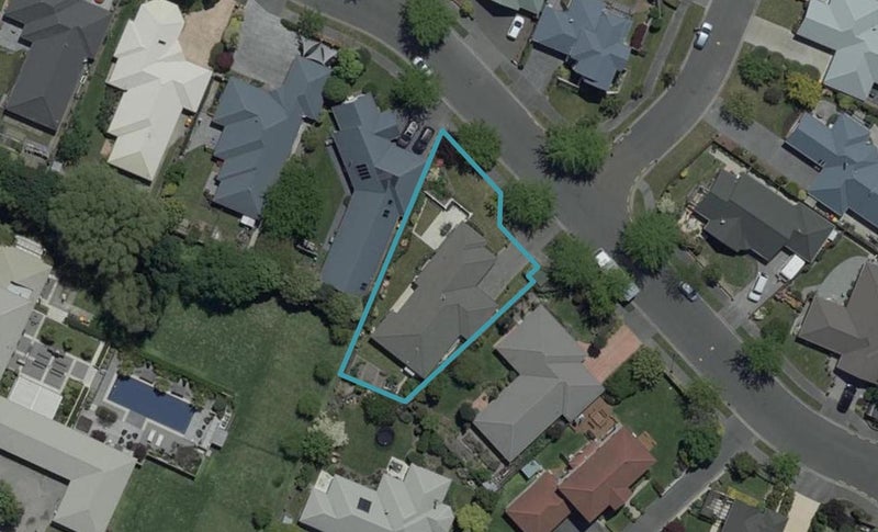 27 Chesterfield Mews, Russley, Christchurch - Carousel 1