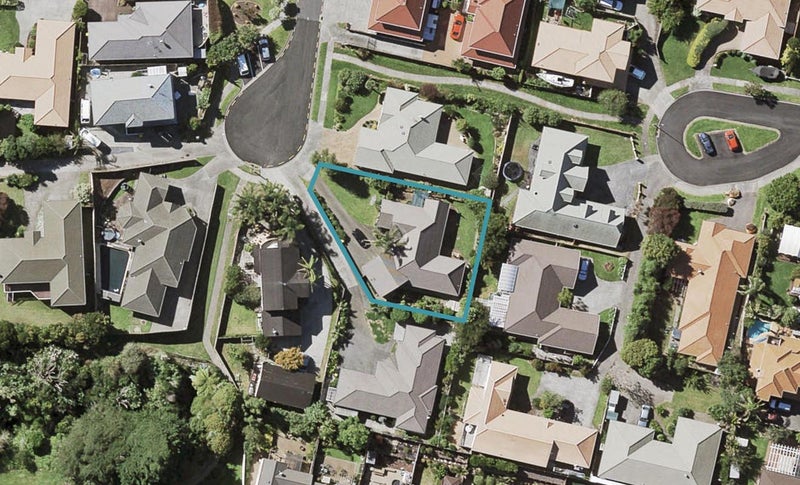 10 Bard Place, Golflands, Auckland - Carousel 1