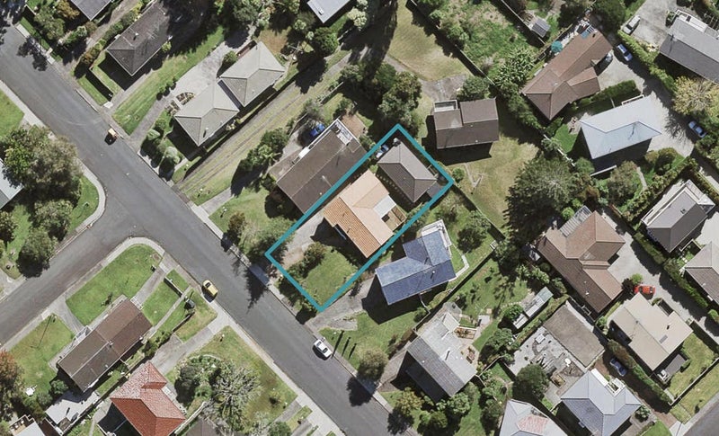 11 Velma Road, Hillcrest, Auckland - Carousel 1