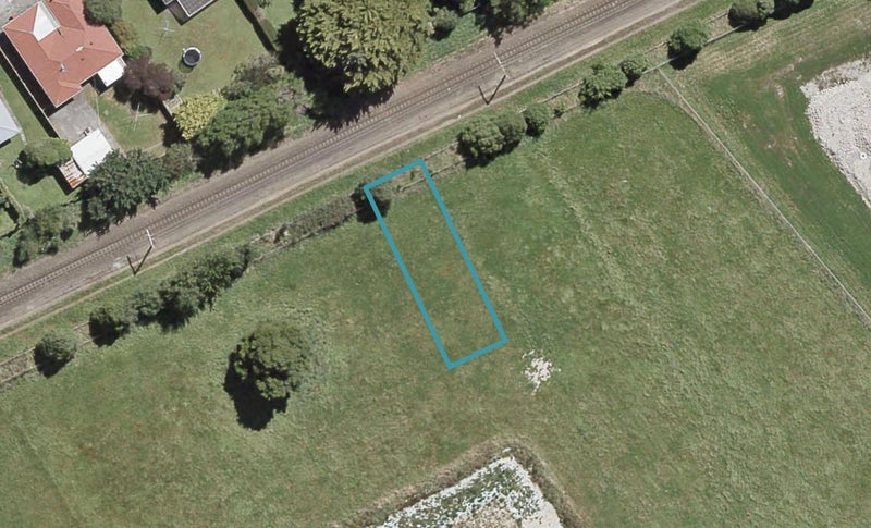 18 Te Kaeaea Crescent, Wallaceville, Upper Hutt - Carousel 1