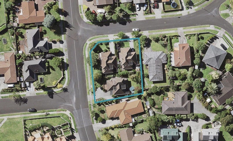 1/1 Eastridge Court, Northpark, Auckland - Carousel 1