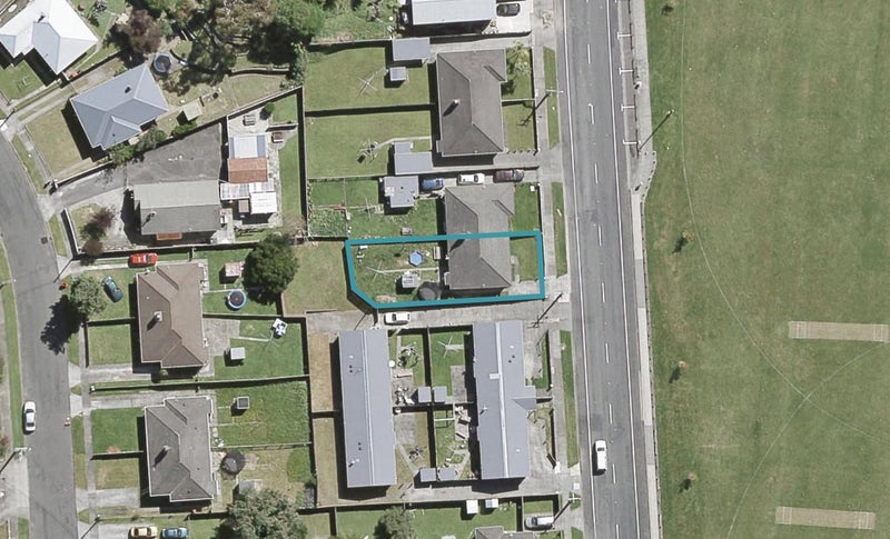 296 George Street, Stokes Valley, Lower Hutt - Carousel 1
