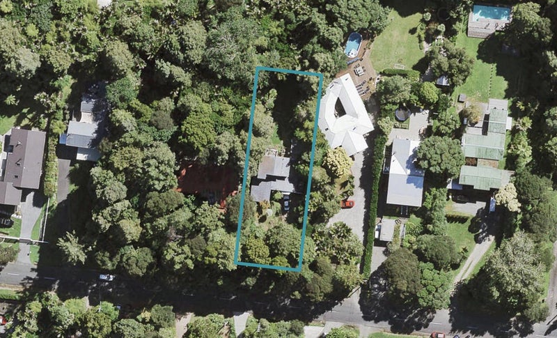 19 Waima Crescent, Titirangi, Auckland - Carousel 1