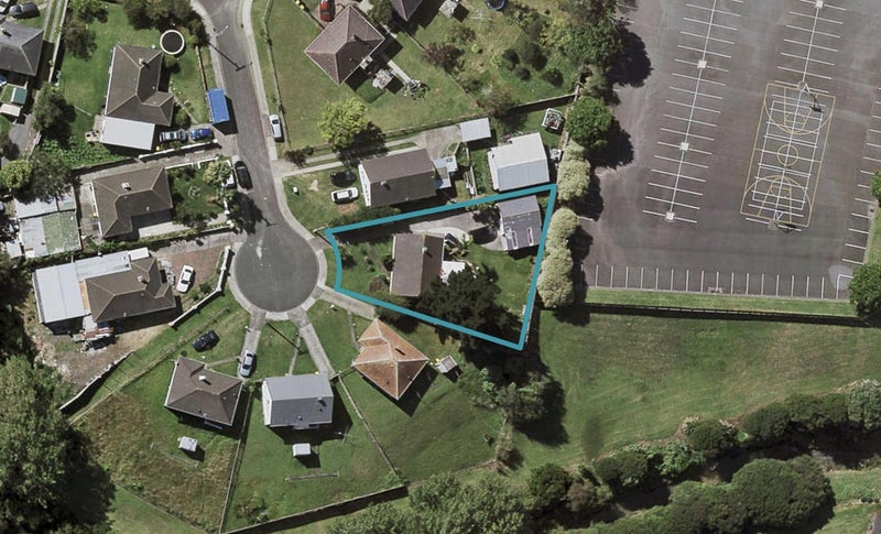 4 Tate Place, Otara, Auckland - Carousel 1