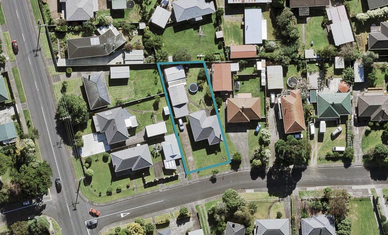 3 Hereford Street, Te Atatu Peninsula, Auckland - Carousel 1