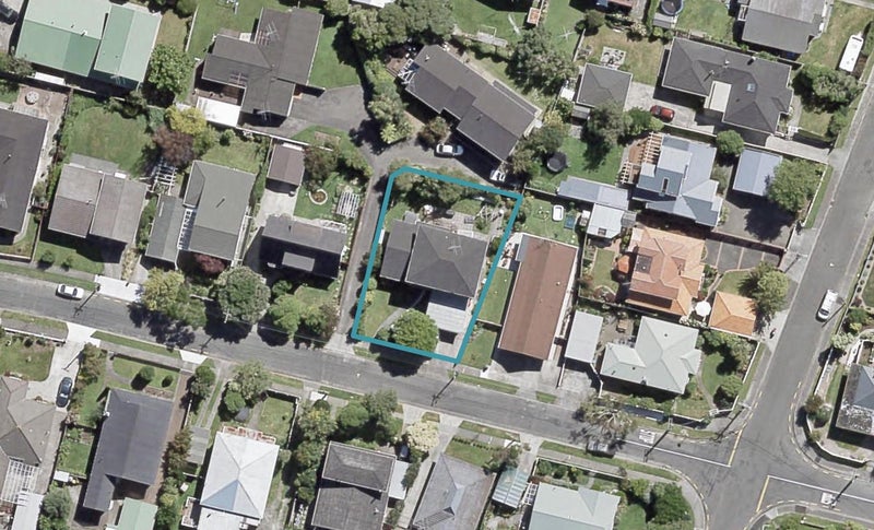 32 Fairfield Avenue, Fairfield, Lower Hutt - Carousel 1