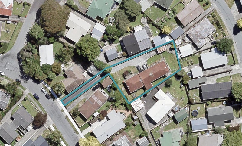 2/10 Denver Grove, Totara Park, Upper Hutt - Carousel 1