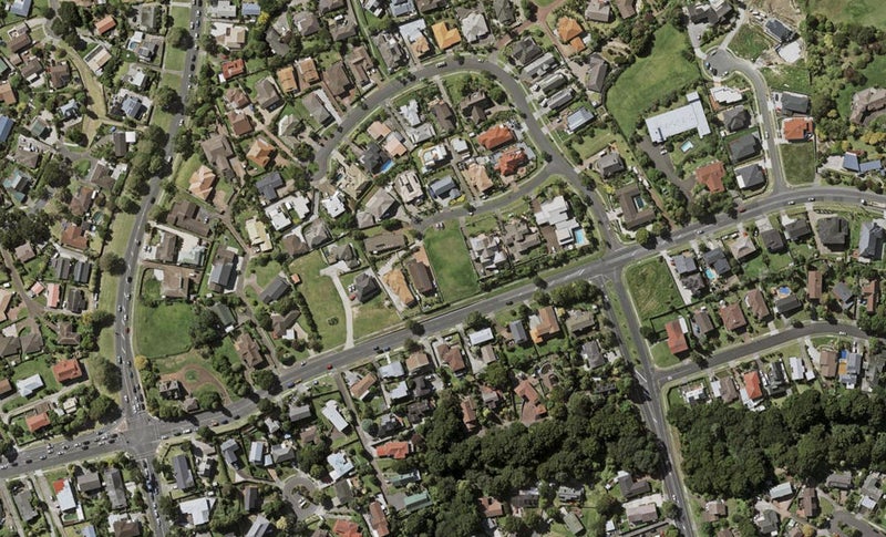 8B Rosewood Place, Goodwood Heights, Auckland - Carousel 1