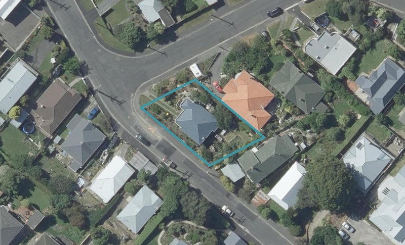 2 Sunbury Street, Andersons Bay, Dunedin - Carousel 1