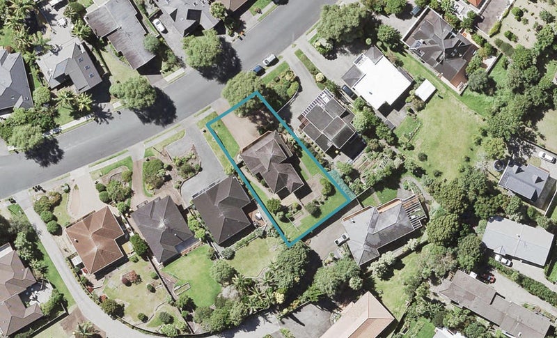 20 Bayside Drive, Browns Bay, Auckland - Carousel 1