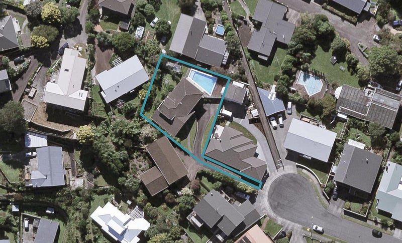 21B Longview Drive, Merrilands, New Plymouth - Carousel 1