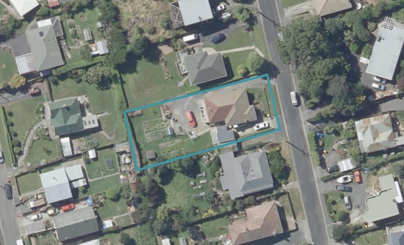 18 Teignmouth Street, Abbotsford, Dunedin - Carousel 1