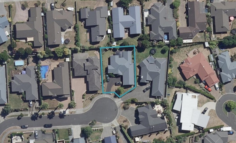 21 Strathconnan Court, Rototuna, Hamilton - Carousel 1