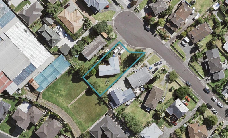 11 Lesa Annis Place, Henderson, Auckland - Carousel 1