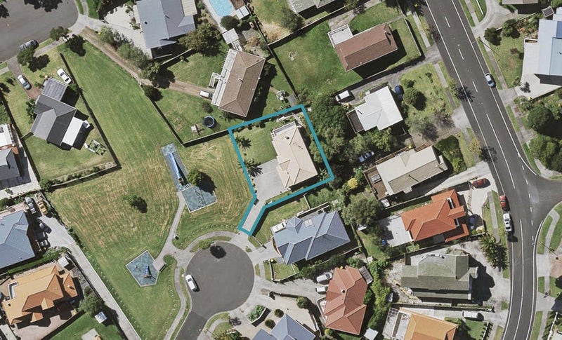 16 Macadamia Close, Goodwood Heights, Auckland - Carousel 1
