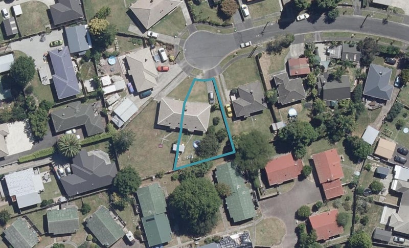 10 Watts Crescent, Hamilton East, Hamilton - Carousel 1