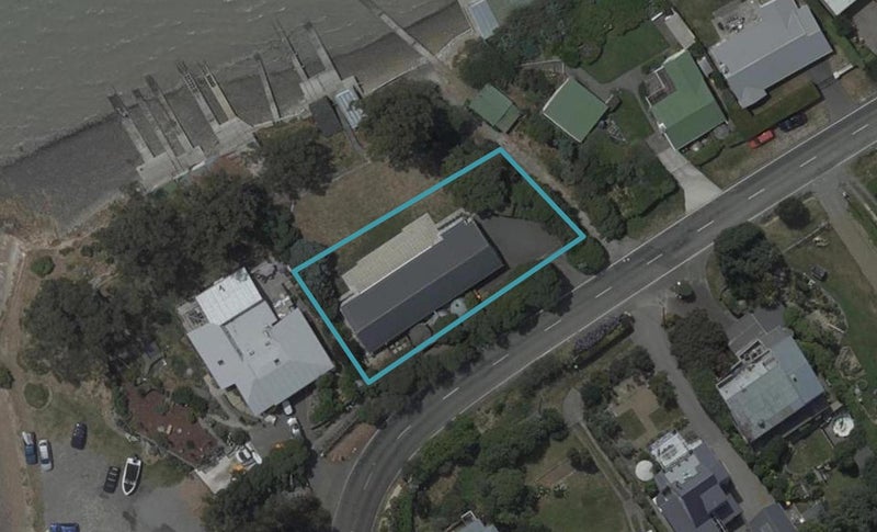 423 Marine Drive, Charteris Bay, Governors Bay - Carousel 1