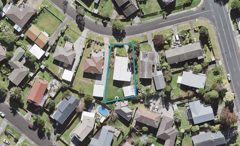 6 Foyle Place, Glendene, Auckland - Carousel 1