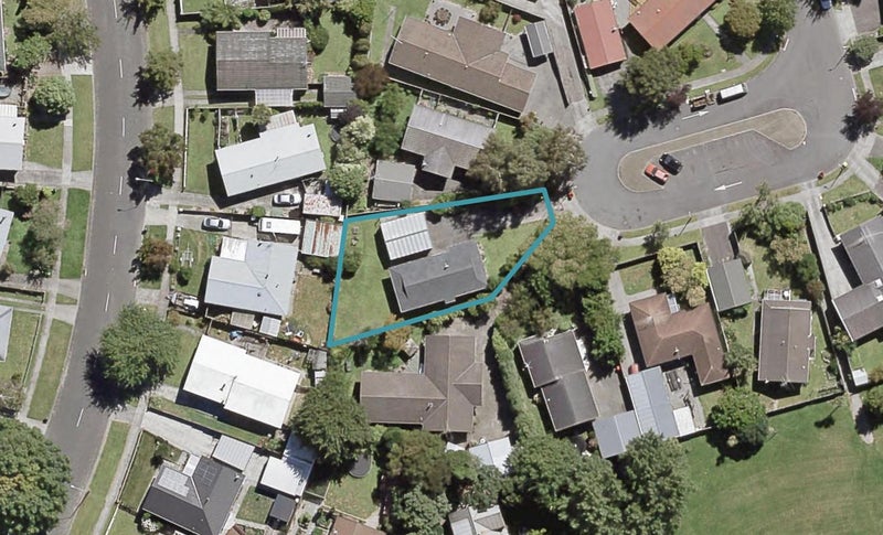 31 Memphis Grove, Totara Park, Upper Hutt - Carousel 1