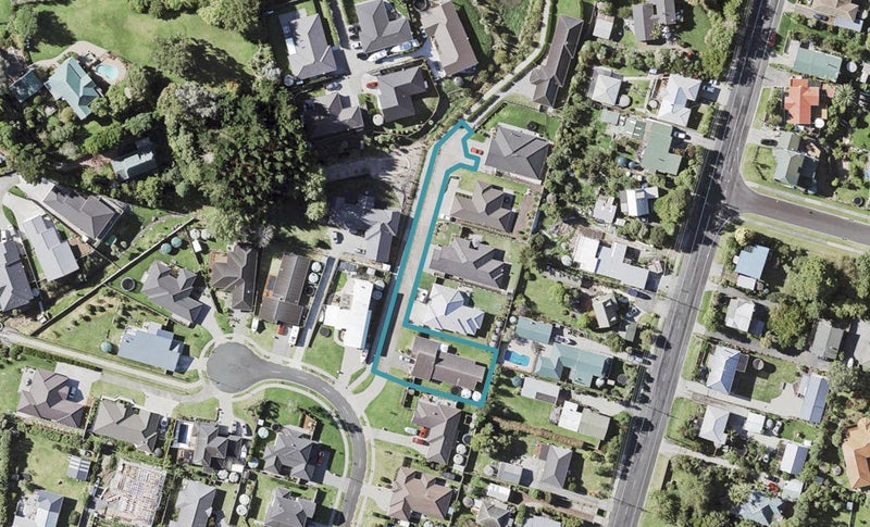 13 Pony Park Place, Beachlands, Auckland - Carousel 1