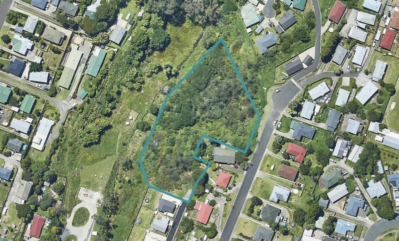 18 Creek Court, Gate Pa, Tauranga - Carousel 1