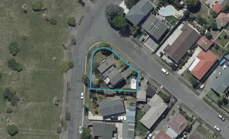 5 De Ville Place, Burwood, Christchurch - Carousel 1