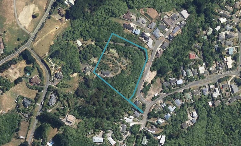 214 Park Road, Belmont, Lower Hutt - Carousel 1